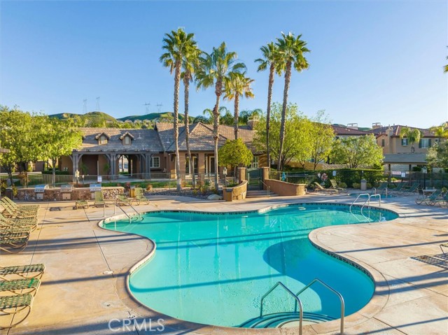 Detail Gallery Image 41 of 43 For 19345 Laroda Ln, Saugus,  CA 91350 - 3 Beds | 2/1 Baths