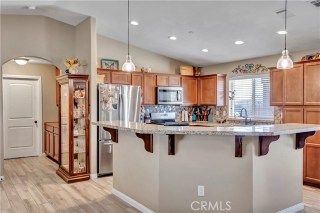 Detail Gallery Image 4 of 14 For 11988 Pecos, Apple Valley,  CA 92308 - 3 Beds | 2 Baths