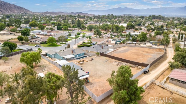 3202 Half Circle Road, Norco CA: https://media.crmls.org/medias/2997b7d5-33a2-4823-83ad-0e8aad3459fb.jpg