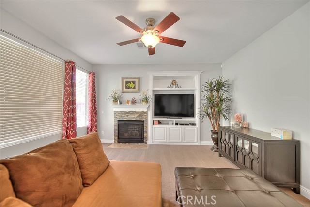 8758 Aspen Court, Riverside CA: https://media.crmls.org/medias/29985237-6c5a-427b-82d3-734e48df3998.jpg