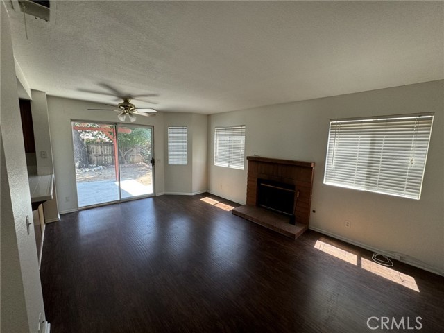 1793 Bowdoin, Corona CA: https://media.crmls.org/medias/29996d00-c669-4f96-8966-7ecebeab6914.jpg