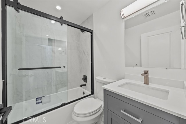 4718 La Crescenta Avenue, La Crescenta CA: https://media.crmls.org/medias/2999b6c5-f7a4-45a0-b91e-a5a68600e798.jpg