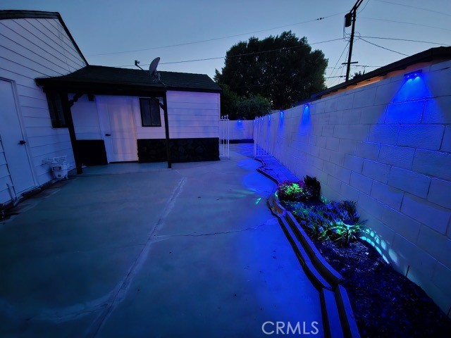 https://media.crmls.org/medias/299bf6cc-ef8f-46ca-8ce0-f261835bb5bd.jpg?preset=X-Large