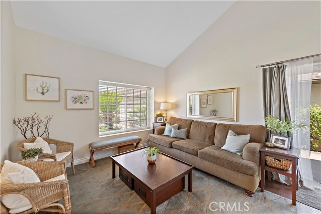 Detail Gallery Image 4 of 27 For 27795 Higuera, Mission Viejo,  CA 92691 - 4 Beds | 2/1 Baths