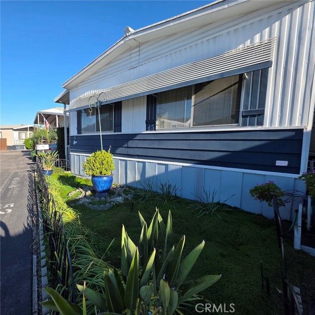 Detail Gallery Image 5 of 51 For 20806 Gridley Rd #52,  Lakewood,  CA 90715 - 2 Beds | 1 Baths