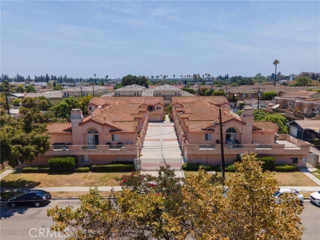 11932 207th Street, Lakewood CA: https://media.crmls.org/medias/299d3dce-98a6-4cc0-915e-26cd72bc37fe.jpg