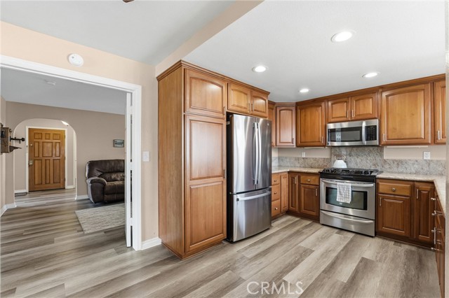 Detail Gallery Image 13 of 67 For 20382 via Trinidad, Yorba Linda,  CA 92886 - 4 Beds | 3/1 Baths