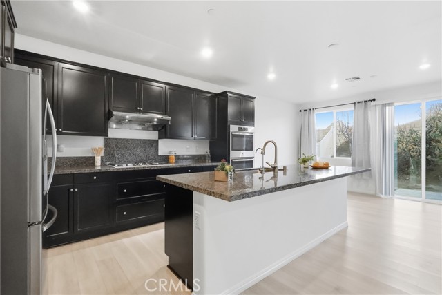 Detail Gallery Image 6 of 25 For 19452 Fortunello Ave, Riverside,  CA 92508 - 4 Beds | 3 Baths