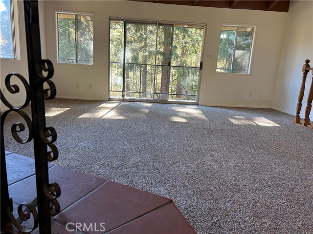 22348 Glenwood, Crestline CA: https://media.crmls.org/medias/299dd7ee-2a4c-42b5-81c4-8c3cc467078f.jpg
