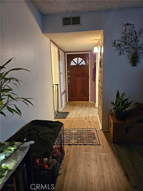 Detail Gallery Image 3 of 18 For 18307 Burbank Bld #41,  Tarzana,  CA 91356 - 2 Beds | 2 Baths