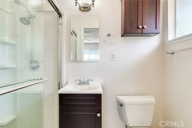 Detail Gallery Image 15 of 27 For 194 W Blaine St, Riverside,  CA 92507 - 4 Beds | 2 Baths