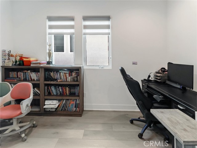 Detail Gallery Image 25 of 43 For 20725 W Liana Ct, Porter Ranch,  CA 91326 - 5 Beds | 5/1 Baths