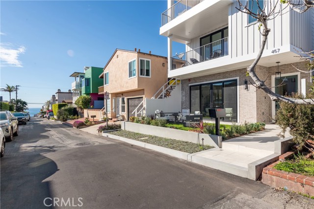 457 28th Street, Manhattan Beach, California 90266, 5 Bedrooms Bedrooms, ,2 BathroomsBathrooms,Residential,Sold,28th,SB23226318