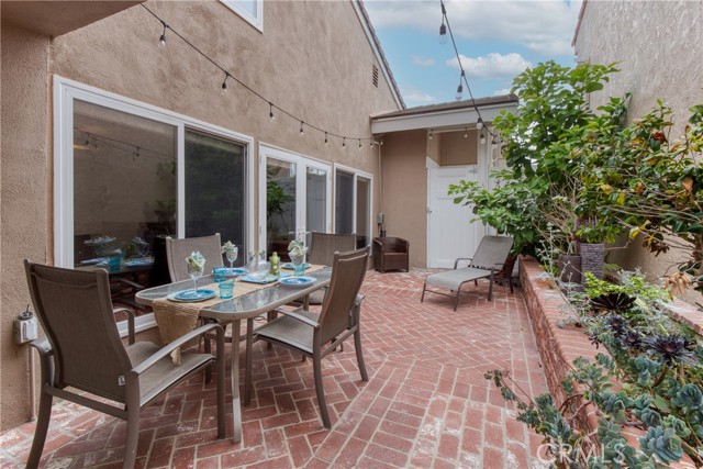 64 Seacrest Court, Long Beach CA: https://media.crmls.org/medias/299f4343-96e1-456c-a0c4-03b5a70bc0fe.jpg