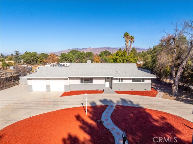 Detail Gallery Image 2 of 42 For 41676 Crest Dr, Hemet,  CA 92544 - 3 Beds | 2 Baths