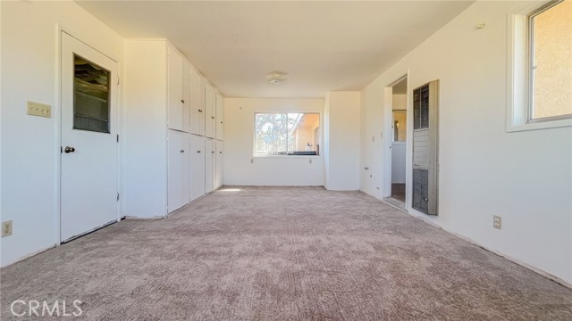 Detail Gallery Image 15 of 31 For 7411 Joshua Ln, Yucca Valley,  CA 92284 - 6 Beds | 2 Baths