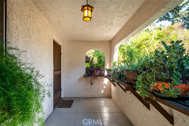 Detail Gallery Image 2 of 16 For 1437 N Sierra Bonita Ave, Pasadena,  CA 91104 - 2 Beds | 1 Baths
