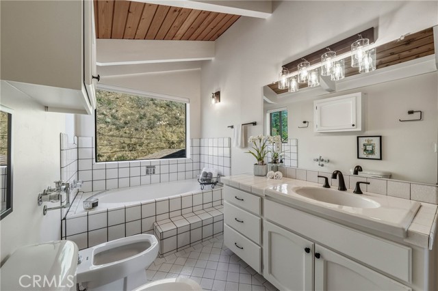 Detail Gallery Image 30 of 61 For 10165 Lakeshore, Clearlake,  CA 95422 - 4 Beds | 3 Baths