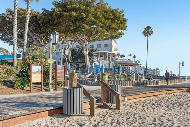 Detail Gallery Image 8 of 67 For 240 Moss #2,  Laguna Beach,  CA 92651 - 2 Beds | 2 Baths