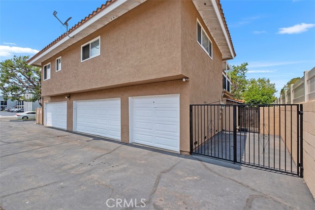 11782 Garden Grove Boulevard, Garden Grove CA: https://media.crmls.org/medias/29a1e75d-77fd-4622-81ea-687c02083baa.jpg