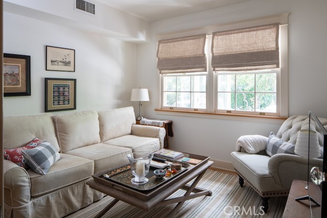 Detail Gallery Image 10 of 15 For 433 S College, Claremont,  CA 91711 - 3 Beds | 1 Baths