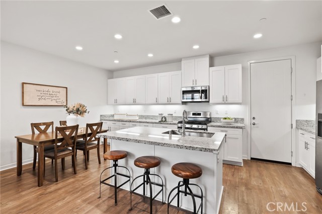 Detail Gallery Image 9 of 38 For 36 Savannah, Lake Forest,  CA 92630 - 3 Beds | 2/1 Baths