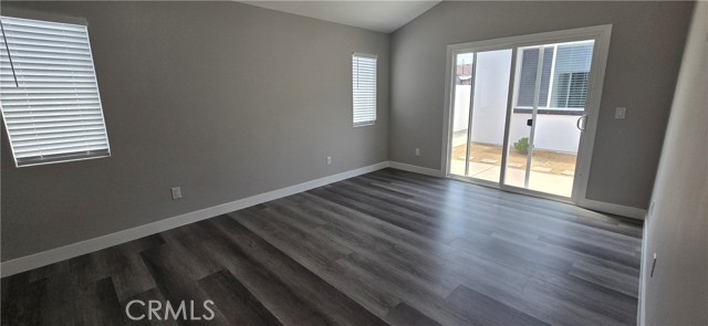 Detail Gallery Image 11 of 21 For 2726 W Pendleton Ave, Santa Ana,  CA 92704 - 4 Beds | 3 Baths