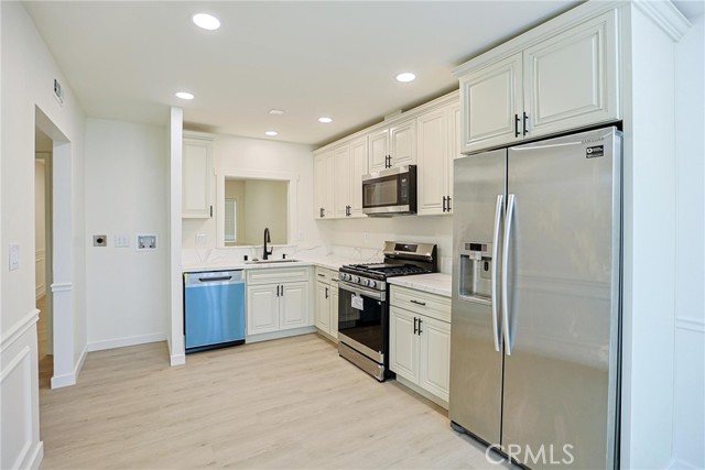 Detail Gallery Image 15 of 41 For 4109 W 5th #F2,  Santa Ana,  CA 92703 - 2 Beds | 2 Baths