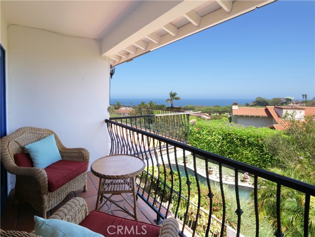 345 Palos Verdes W Drive, Palos Verdes Estates CA: https://media.crmls.org/medias/29a2c758-c8c7-44c3-9858-537a1a3d58f1.jpg