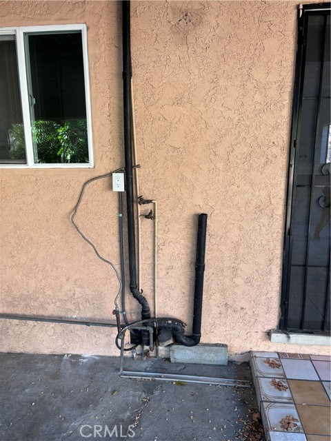 Detail Gallery Image 15 of 18 For 7880 N Claybeck Ave, Sun Valley,  CA 91352 - 2 Beds | 1 Baths