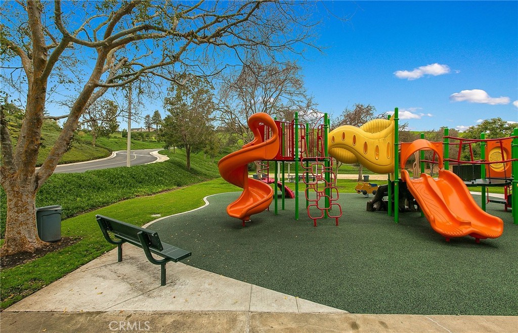 https://media.crmls.org/medias/29a42344-bfd5-4643-b5e0-8157e4cbd7b8.jpg?preset=X-Large
