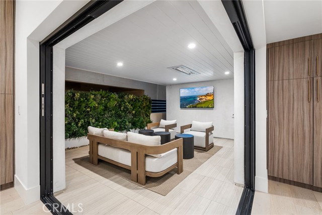 Detail Gallery Image 9 of 31 For 419 Narcissus Ave, Corona Del Mar,  CA 92625 - 3 Beds | 3/1 Baths