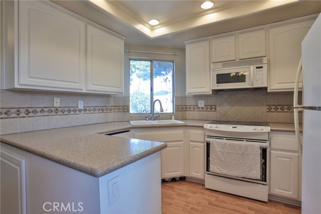 Detail Gallery Image 5 of 40 For 1143 Stone Pine Ln #F,  Corona,  CA 92879 - 2 Beds | 2 Baths