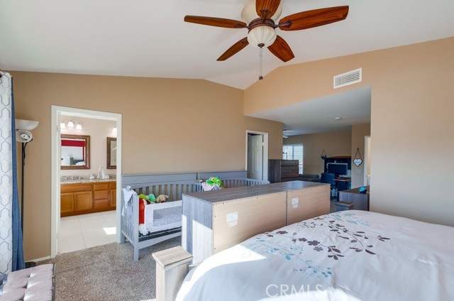 Detail Gallery Image 39 of 75 For 18556 Olympian Ct, Canyon Country,  CA 91351 - 3 Beds | 2/1 Baths