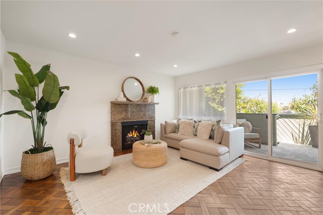 1112 Beryl Street, Redondo Beach CA: https://media.crmls.org/medias/29a58d8d-790d-4856-94bf-f06897ecf2e5.jpg