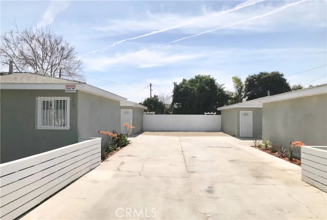 352 W Peach Street, Compton CA: https://media.crmls.org/medias/29a59ef7-43ff-4826-b8d6-9c581a0c69ac.jpg