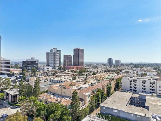 Detail Gallery Image 57 of 64 For 11500 San Vicente Bld #214,  Los Angeles,  CA 90049 - 2 Beds | 3 Baths