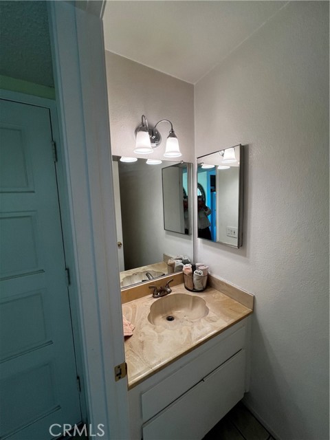 Detail Gallery Image 21 of 37 For 1237 Crestwood Dr, Upland,  CA 91786 - 2 Beds | 1/1 Baths