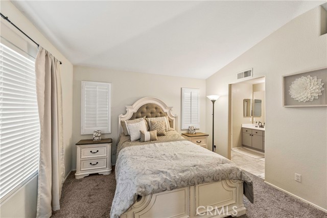 Detail Gallery Image 16 of 31 For 30335 Marigold Cir, Castaic,  CA 91384 - 3 Beds | 2/1 Baths