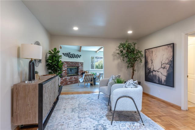2054 Pattiz Avenue, Long Beach CA: https://media.crmls.org/medias/29a7ccf2-a047-4591-9076-33e4192e30d9.jpg
