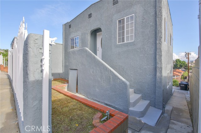 Detail Gallery Image 3 of 27 For 1504 Attridge Ave, Los Angeles,  CA 90063 - 3 Beds | 3 Baths