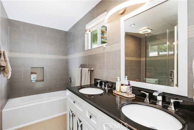 3751 Prestwick Drive, Los Angeles CA: https://media.crmls.org/medias/29aa3afc-43d8-408d-8cbe-3510e1327947.jpg