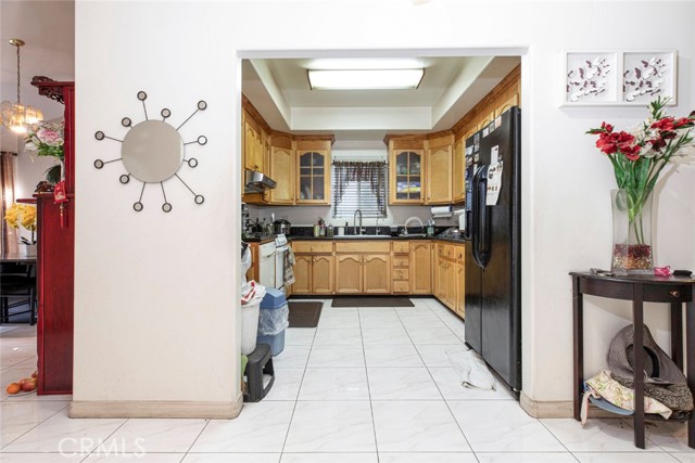 Detail Gallery Image 12 of 33 For 8437 Orion Ave, North Hills,  CA 91343 - 4 Beds | 2 Baths
