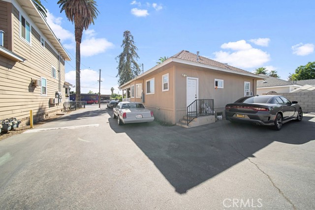 708 W 9th Street, San Bernardino, California 92410, ,Commercial Sale,For Sale,708 W 9th Street,CRIG24209229