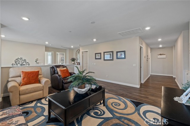 Detail Gallery Image 28 of 72 For 6962 Housatonic Ct, Jurupa Valley,  CA 91752 - 5 Beds | 3 Baths