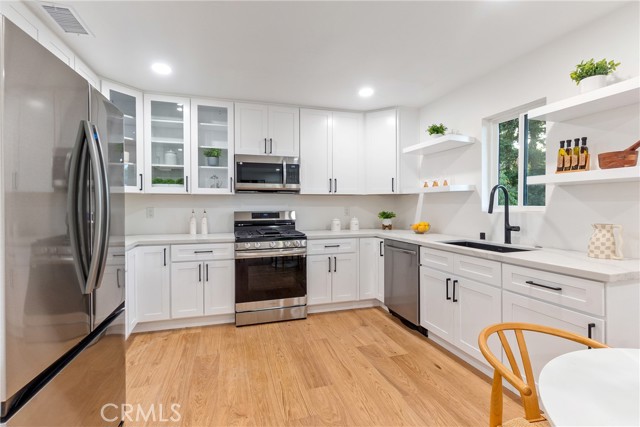 Detail Gallery Image 39 of 64 For 5166 Marmol Dr, Woodland Hills,  CA 91364 - 3 Beds | 3 Baths