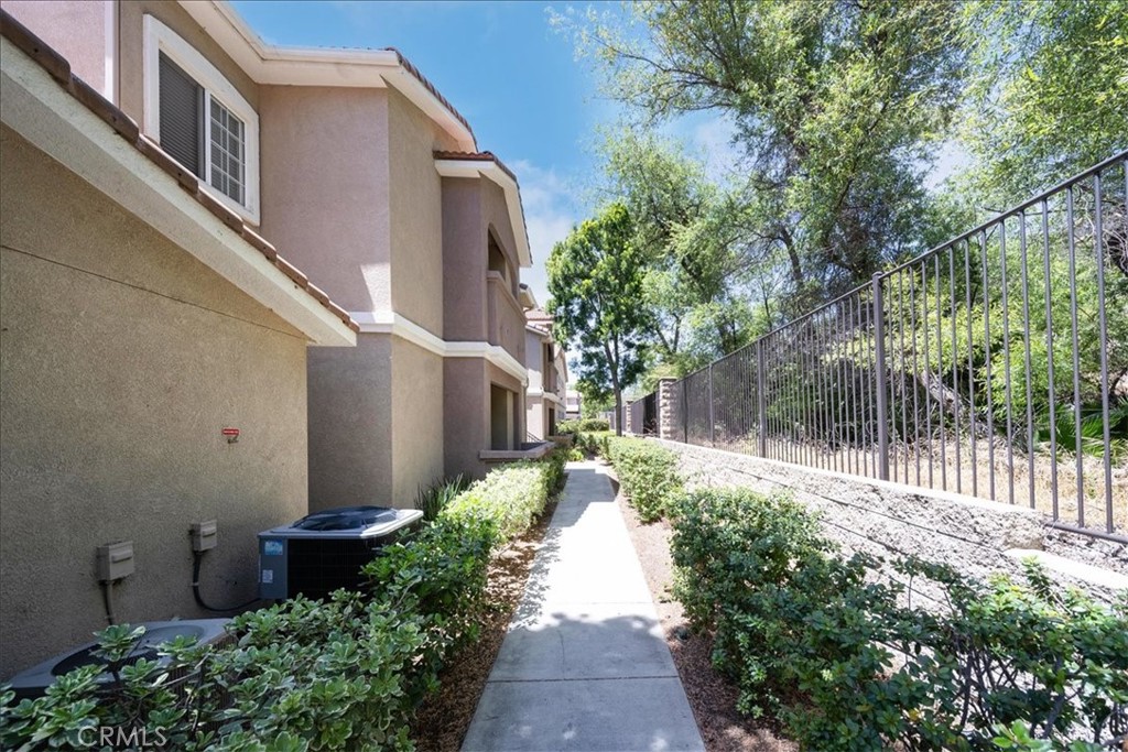 41410 Juniper Street #424