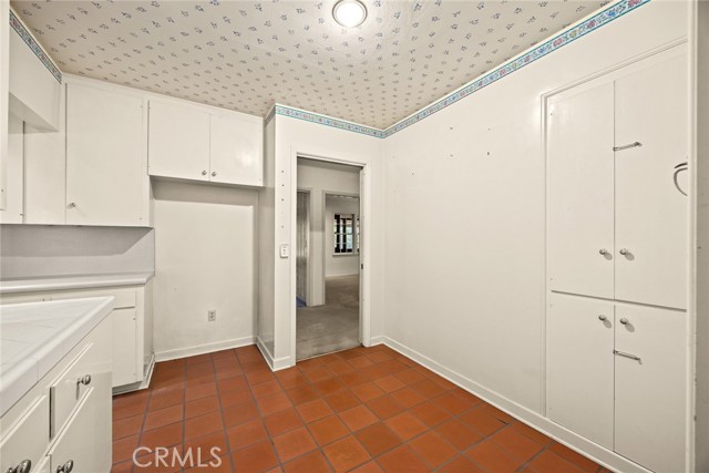 85 S San Rafael Avenue, Pasadena CA: https://media.crmls.org/medias/29ac0607-0659-4ef0-9fcf-827a2bfad40c.jpg