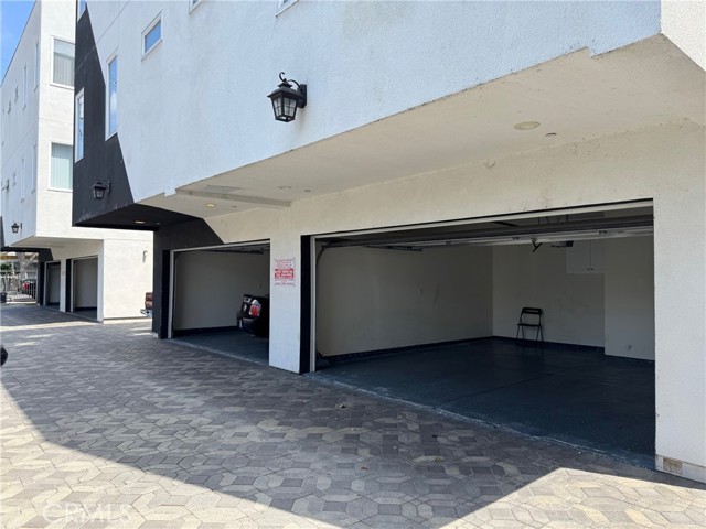 1737 1/2 Magnolia Avenue, Los Angeles CA: https://media.crmls.org/medias/29ac0b1e-9e05-413b-be00-5319a6660293.jpg