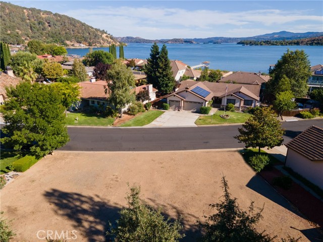 8336 Paradise Valley Boulevard, Lucerne CA: https://media.crmls.org/medias/29acf020-ac3a-4dc3-8e84-86d55e329129.jpg